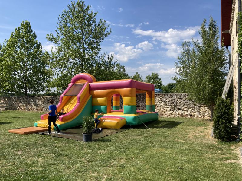 Légvár bérlés Móron és környékén